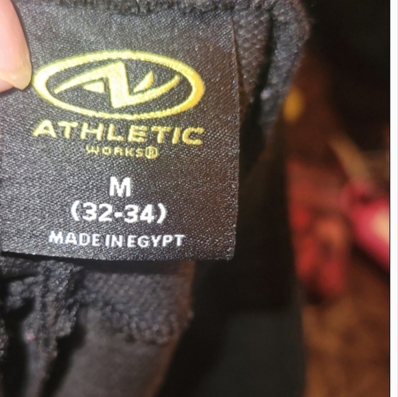 💋5/20 Athletic pants size Medium - Picture 3 of 3